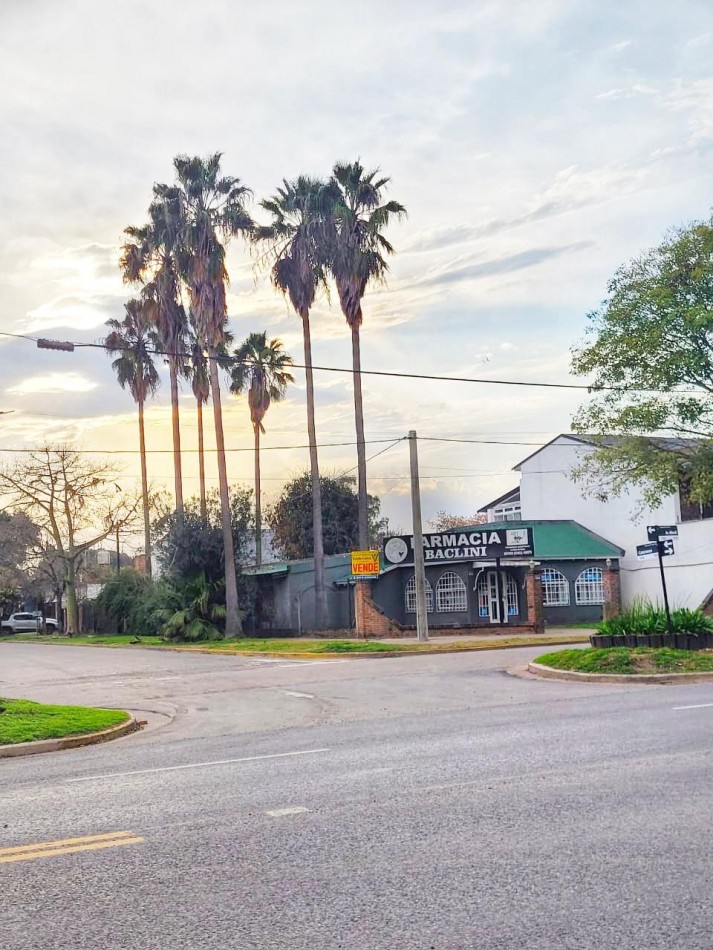 J. B. Alberdi 1007 (esquina Catamarca)