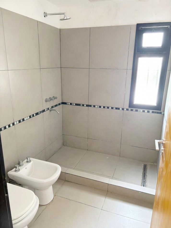 Calle 19 No 2062 - Los Troncos